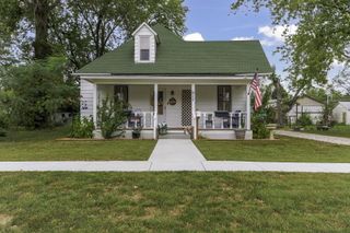 617 E HEAD ST, Centralia, MO 65240