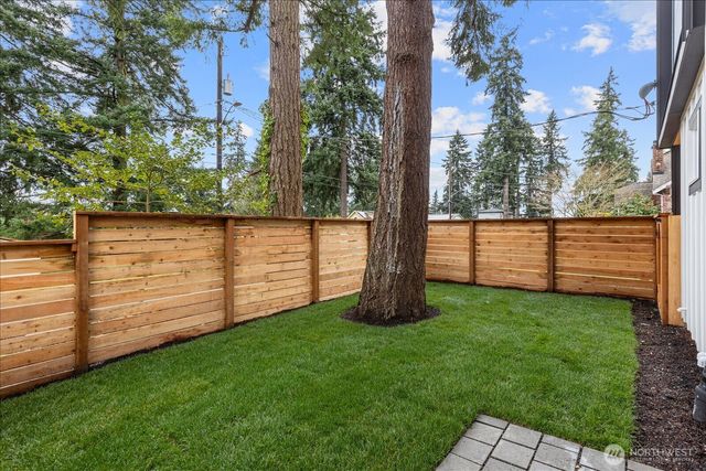 14308 Roslyn Place N, Seattle, WA 98133