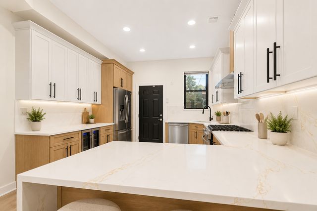 6148 S Ingleside Avenue, Chicago, IL 60637