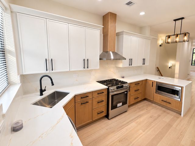 6148 S Ingleside Avenue, Chicago, IL 60637