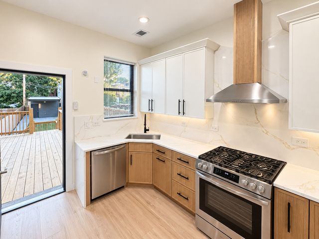 6148 S Ingleside Avenue, Chicago, IL 60637