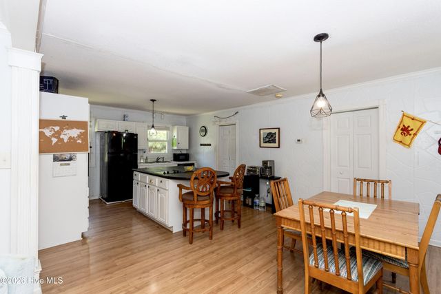 408 Old Folkstone Road, Holly Ridge, NC 28445
