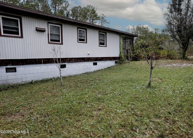 408 Old Folkstone Road, Holly Ridge, NC 28445