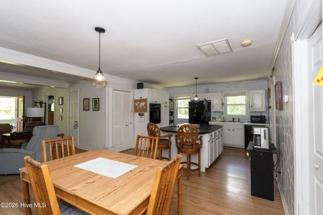 408 Old Folkstone Road, Holly Ridge, NC 28445