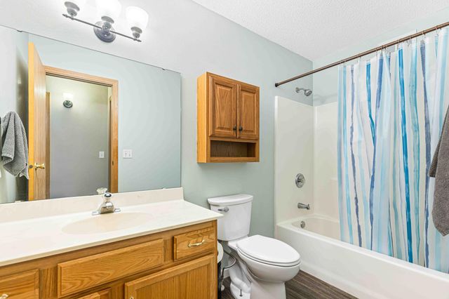 3391 39th Street S, Moorhead, MN 56560