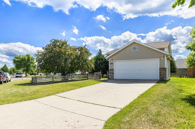 3391 39th Street S, Moorhead, MN 56560
