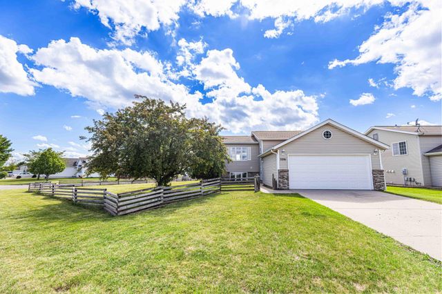 3391 39th Street S, Moorhead, MN 56560