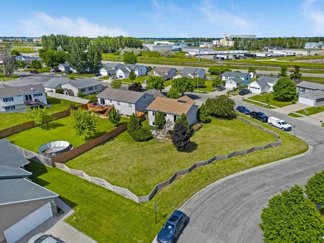 3391 39th Street S, Moorhead, MN 56560
