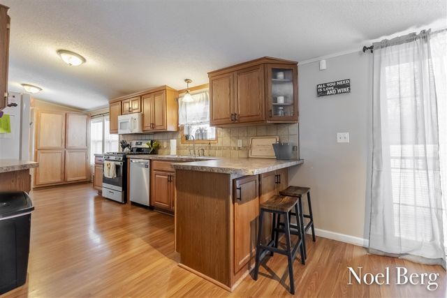 340 E River Road, Muskegon, MI 49445