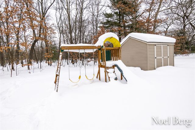 340 E River Road, Muskegon, MI 49445