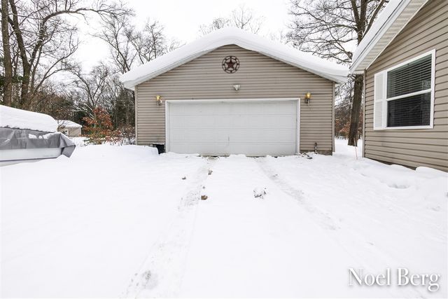 340 E River Road, Muskegon, MI 49445