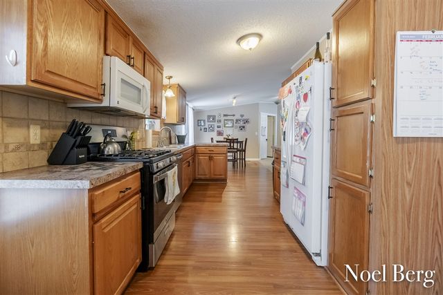 340 E River Road, Muskegon, MI 49445