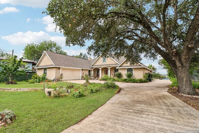718 Park Shores, Canyon Lake, TX 78133