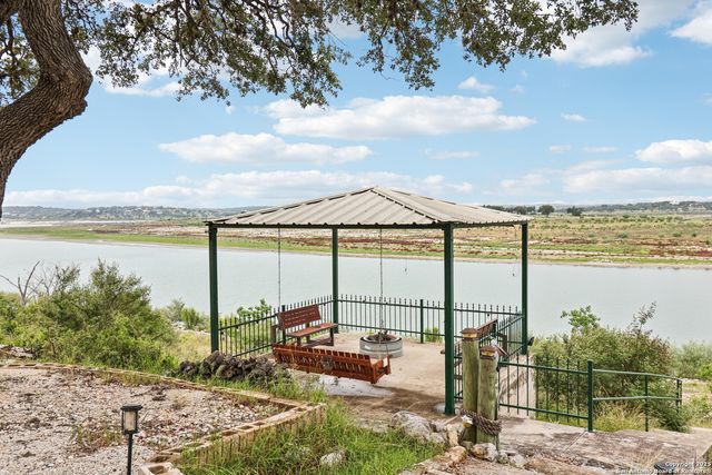 718 Park Shores, Canyon Lake, TX 78133