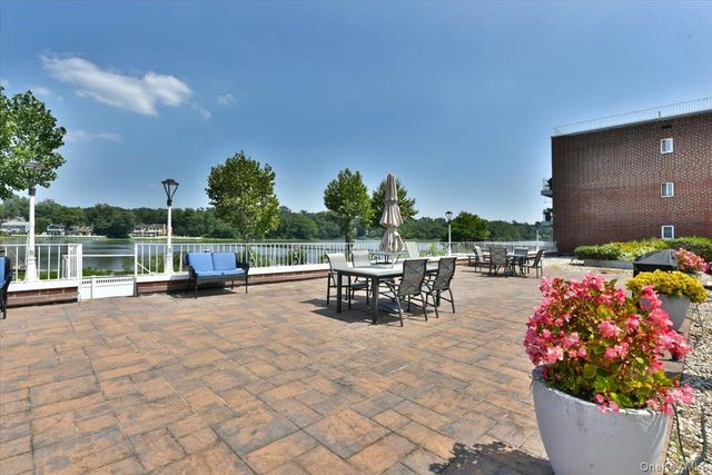 320 E Shore Road 2-A, Great Neck, NY 11023