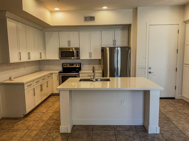6565 E Thomas Road Unit 1046, Scottsdale, AZ 85251