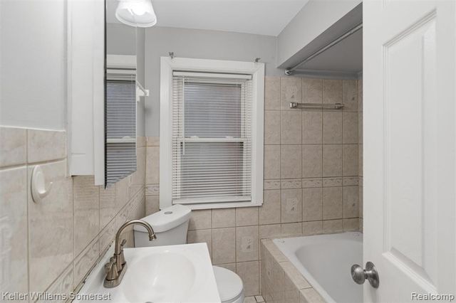16701 Lindsay Street, Detroit, MI 48235
