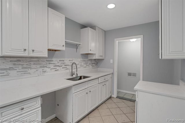 16701 Lindsay Street, Detroit, MI 48235