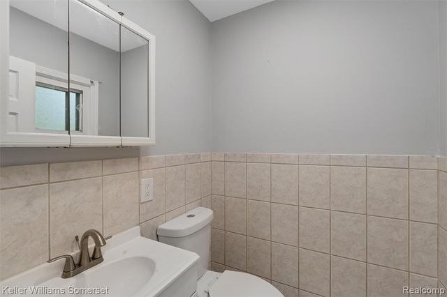 16701 Lindsay Street, Detroit, MI 48235