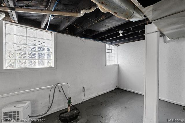 16701 Lindsay Street, Detroit, MI 48235