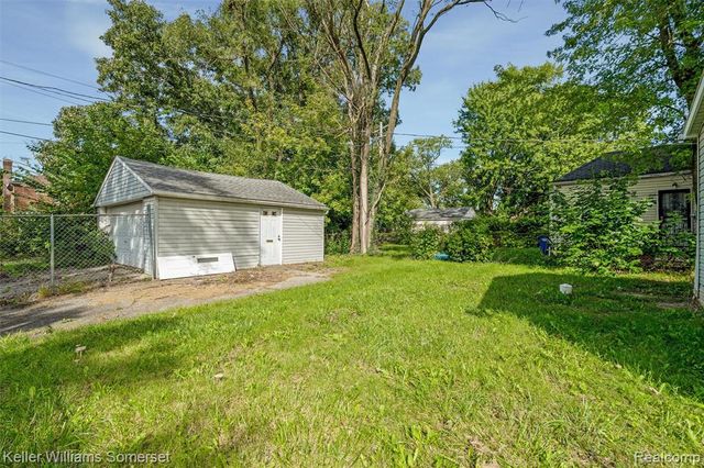 16701 Lindsay Street, Detroit, MI 48235