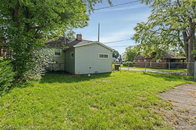 16701 Lindsay Street, Detroit, MI 48235