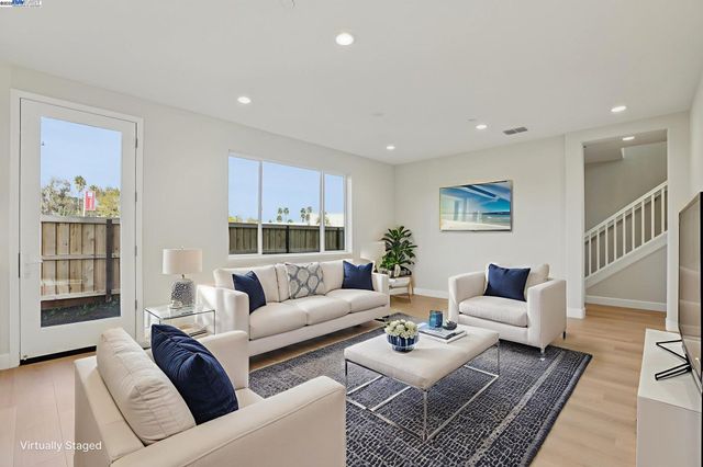 109 Creek View Cir, Fairfield, CA 94533