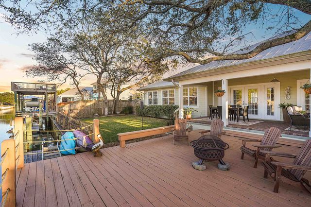 248 Pizarro Rd, St Augustine, FL 32080