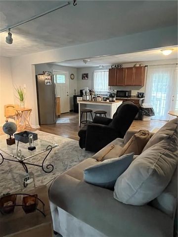 164 Greene St, Hopedale, MA 01747