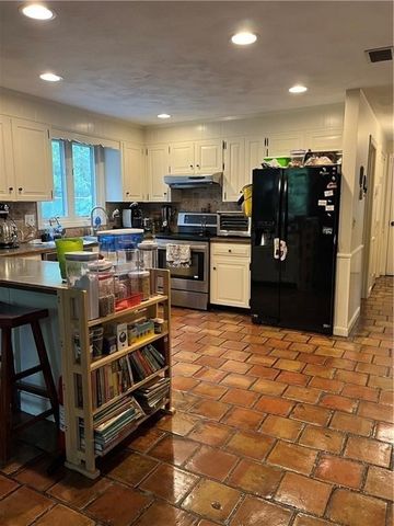 164 Greene St, Hopedale, MA 01747