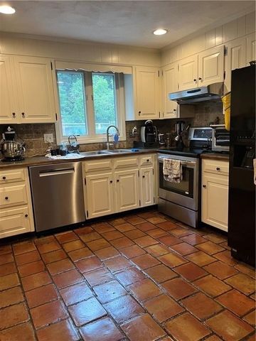 164 Greene St, Hopedale, MA 01747