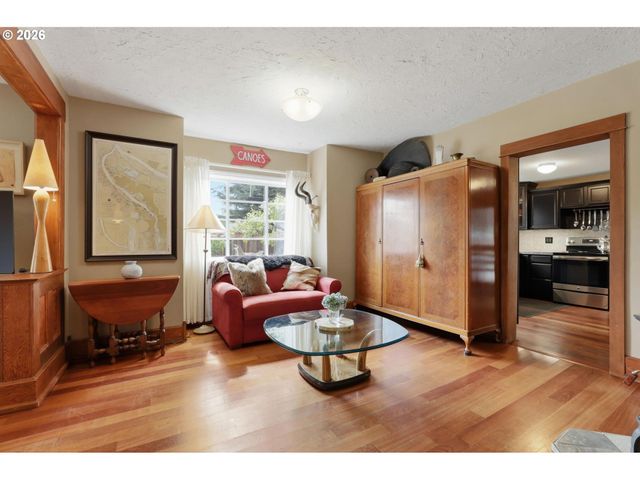 7104 N PRINCETON St, Portland, OR 97203