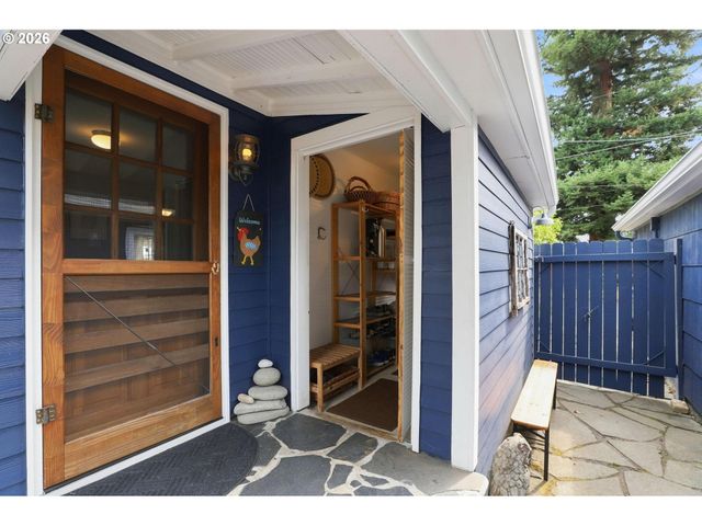 7104 N PRINCETON St, Portland, OR 97203