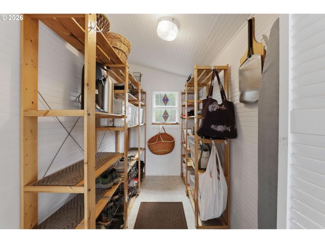7104 N PRINCETON St, Portland, OR 97203