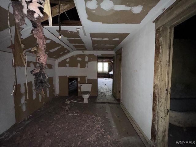 3367 Ely Avenue, Niagara Falls, NY 14303