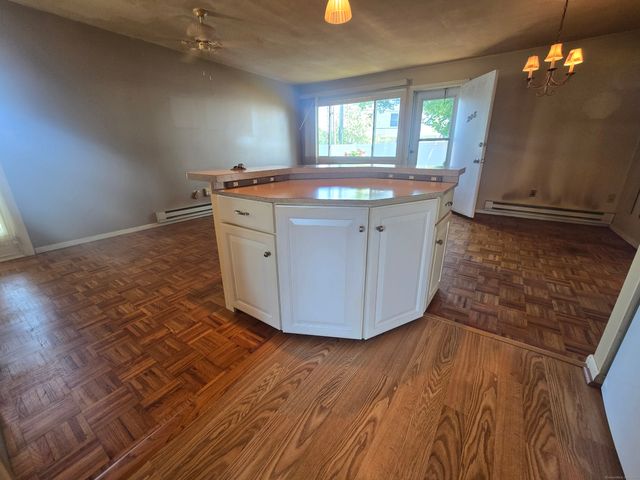 208 West Walk 208, West Haven, CT 06516