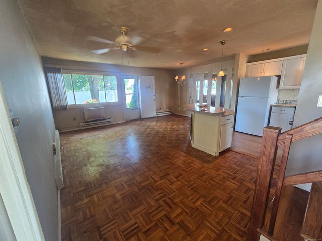 208 West Walk 208, West Haven, CT 06516