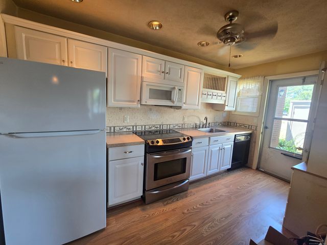208 West Walk 208, West Haven, CT 06516