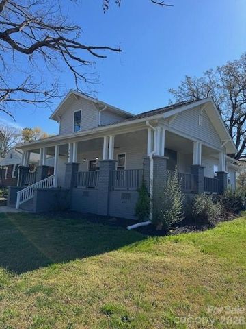 806 4th Street Drive NW, Hickory, NC 28601