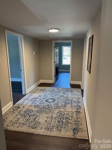 806 4th Street Drive NW, Hickory, NC 28601