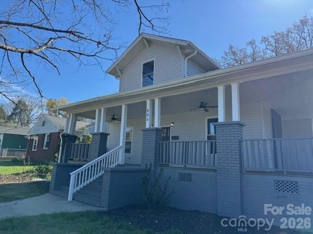 806 4th Street Drive NW, Hickory, NC 28601