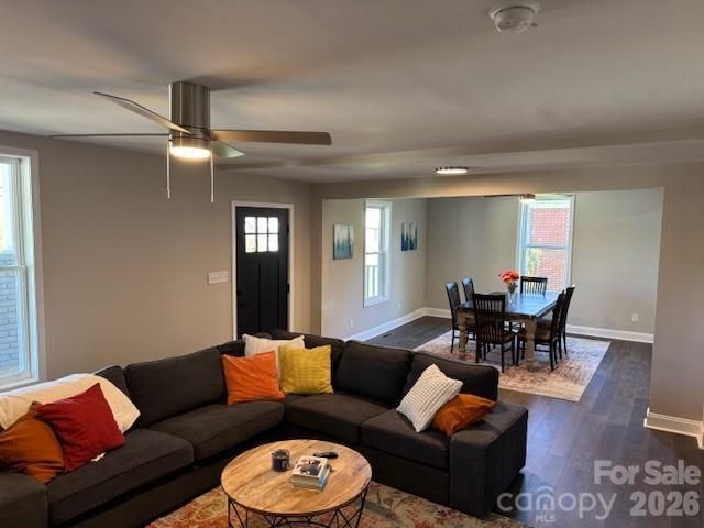 806 4th Street Drive NW, Hickory, NC 28601