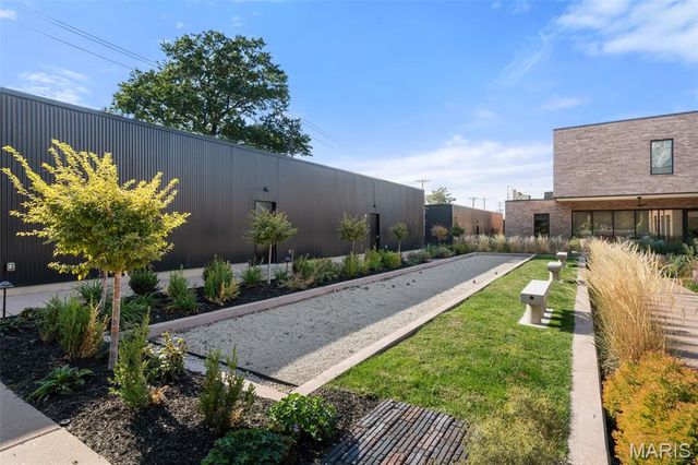 3738 Olive Street, St Louis, MO 63108