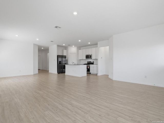 12914 Rosemary Bnd, St Hedwig, TX 78152