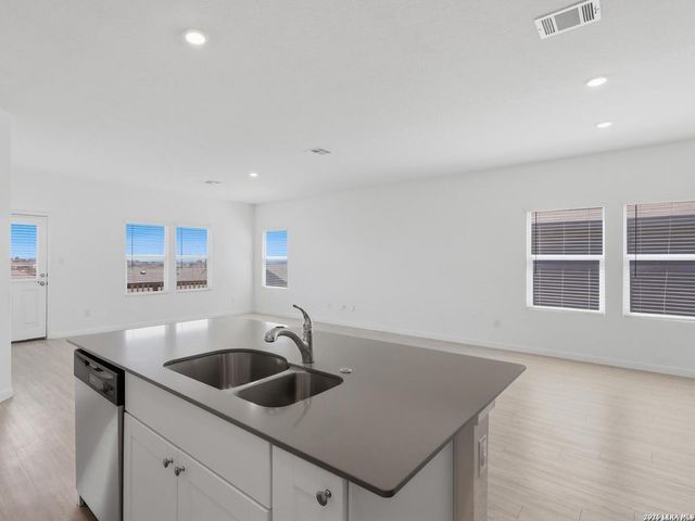 12914 Rosemary Bnd, St Hedwig, TX 78152