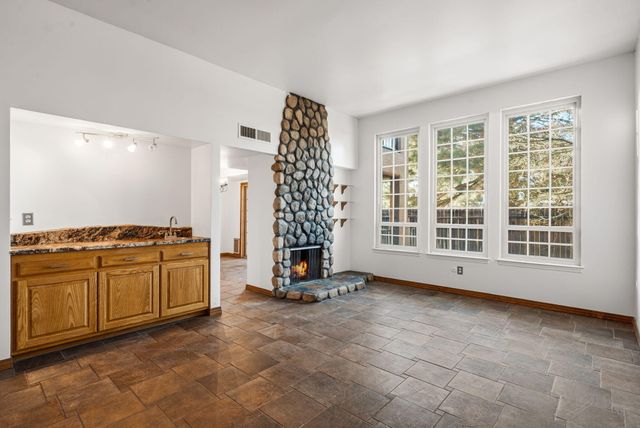 5129 Pinata Place NE, Albuquerque, NM 87109