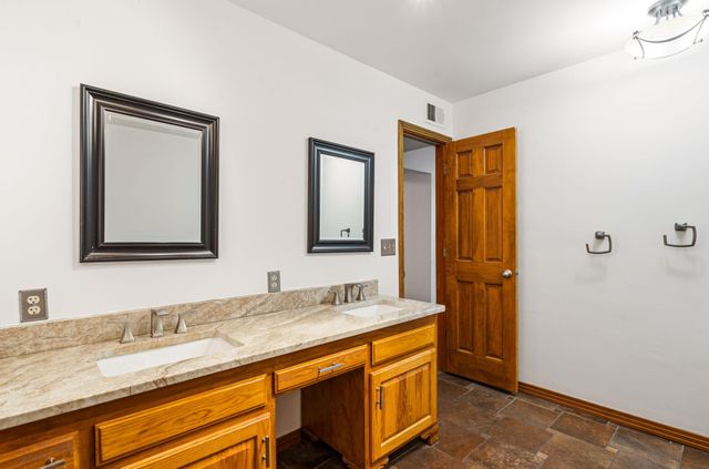 5129 Pinata Place NE, Albuquerque, NM 87109