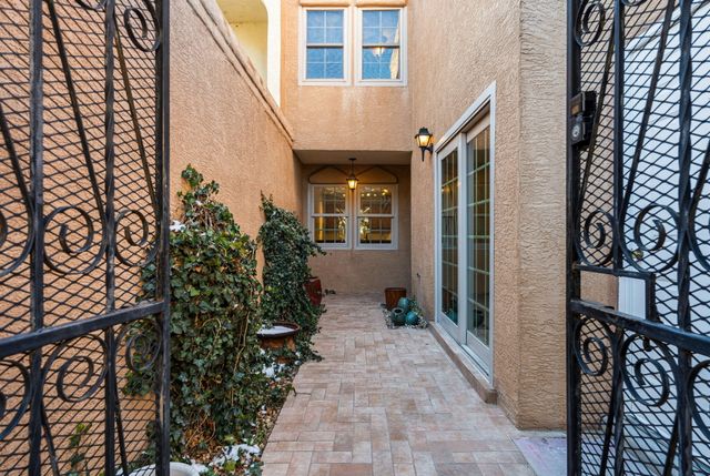 5129 Pinata Place NE, Albuquerque, NM 87109