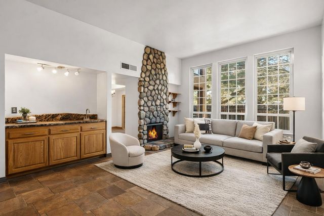 5129 Pinata Place NE, Albuquerque, NM 87109