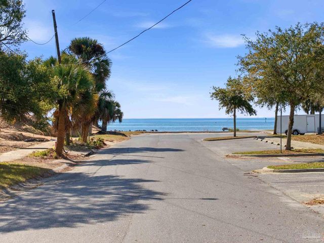 902 S I St, Pensacola, FL 32502